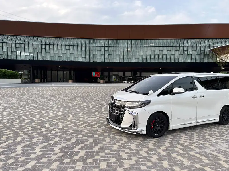 Vellfire front arrival